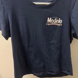 Modelo Dark Gray Graphic Tee